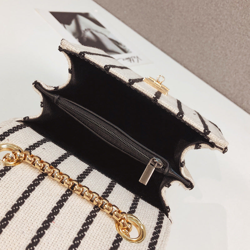 One-shoulder Chain Messenger Bag Personalized Lock Mobile Phone Bag