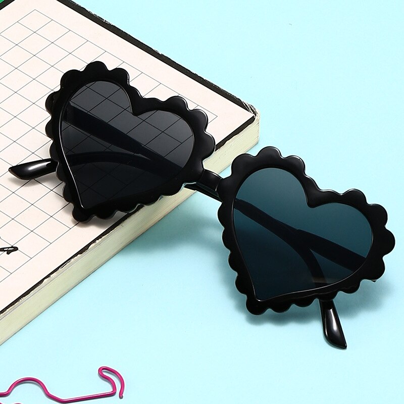 Kids Girl Heart Shaped Sunglasses, Colorful Vintage Cute Baby Eyewear for Party Beach Travel Photography
