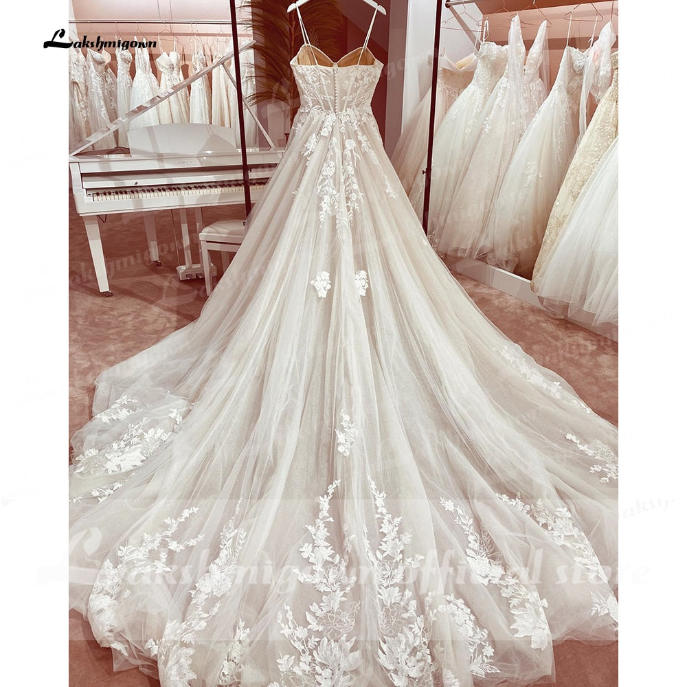 Lace Applique Princess Bridal Gown Wedding Dress with Spaghetti Straps
