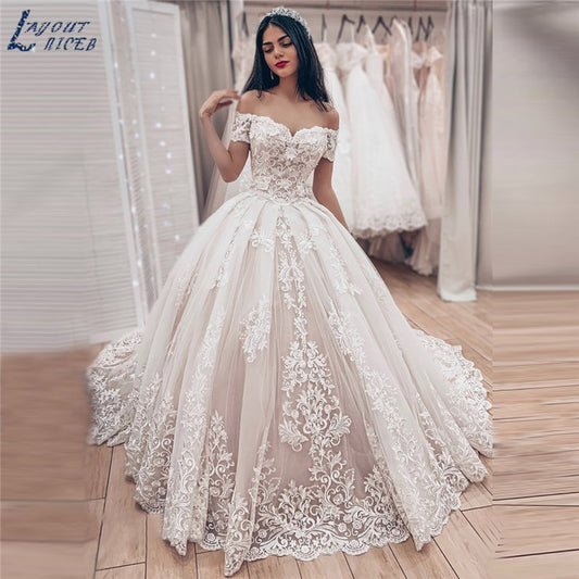 Off the Shoulder Princess Ball Gown Wedding Dress with Lace Applique